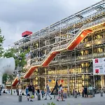 Branded New And Comfy Studio - Heart Of Paris 3