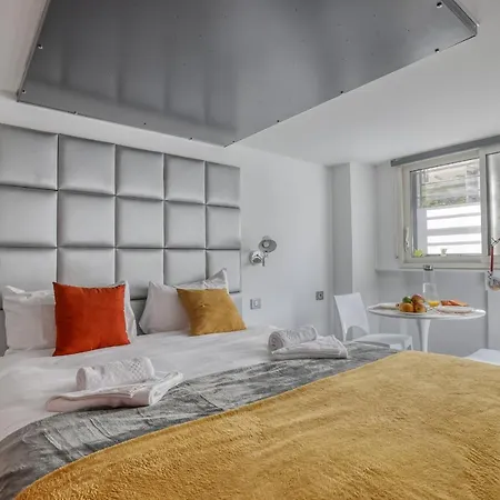 Apartment Branded New And Comfy - Heart Of 3